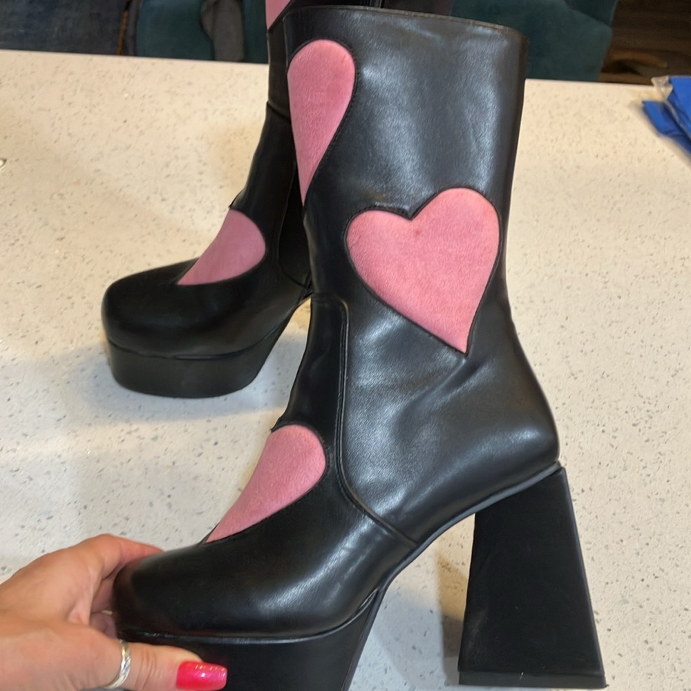 Lamoda Letter to My Lover Black Heeled Boots with Pink Hearts - Picture 2 of 9